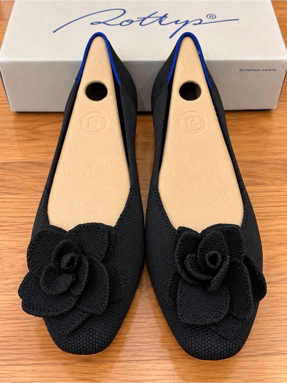 Rothy's Black Knit Floral Appliqué Ballet Flats Sz 6.5